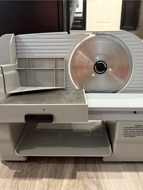 CHEFS CHOICE 609A Electric Food Slicer with Stainless Blade